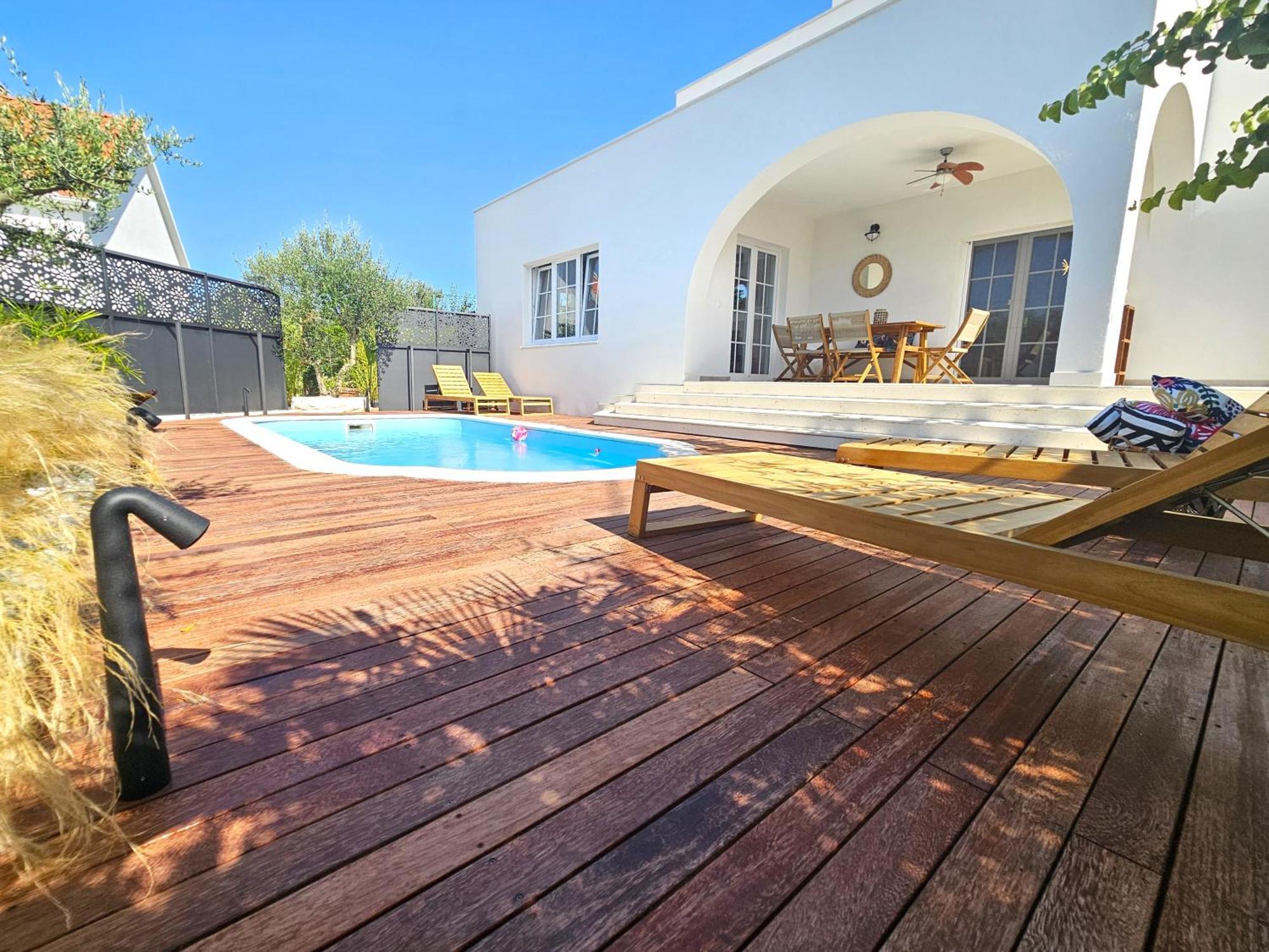 The Three Flowers Pool House Трогір Екстер'єр фото