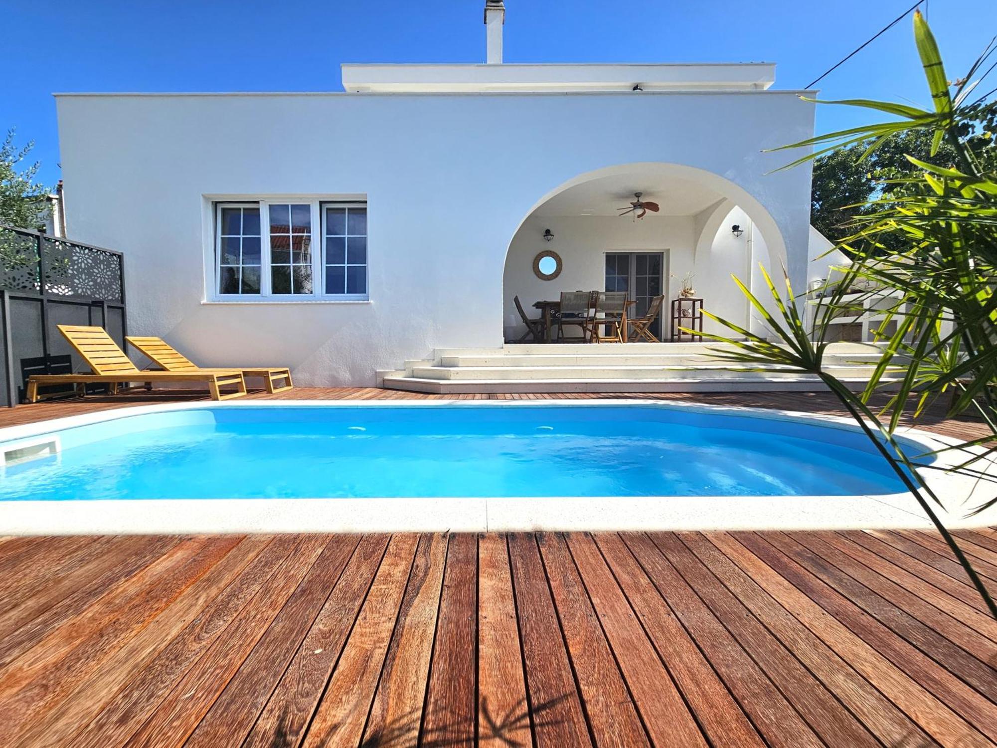 The Three Flowers Pool House Трогір Екстер'єр фото