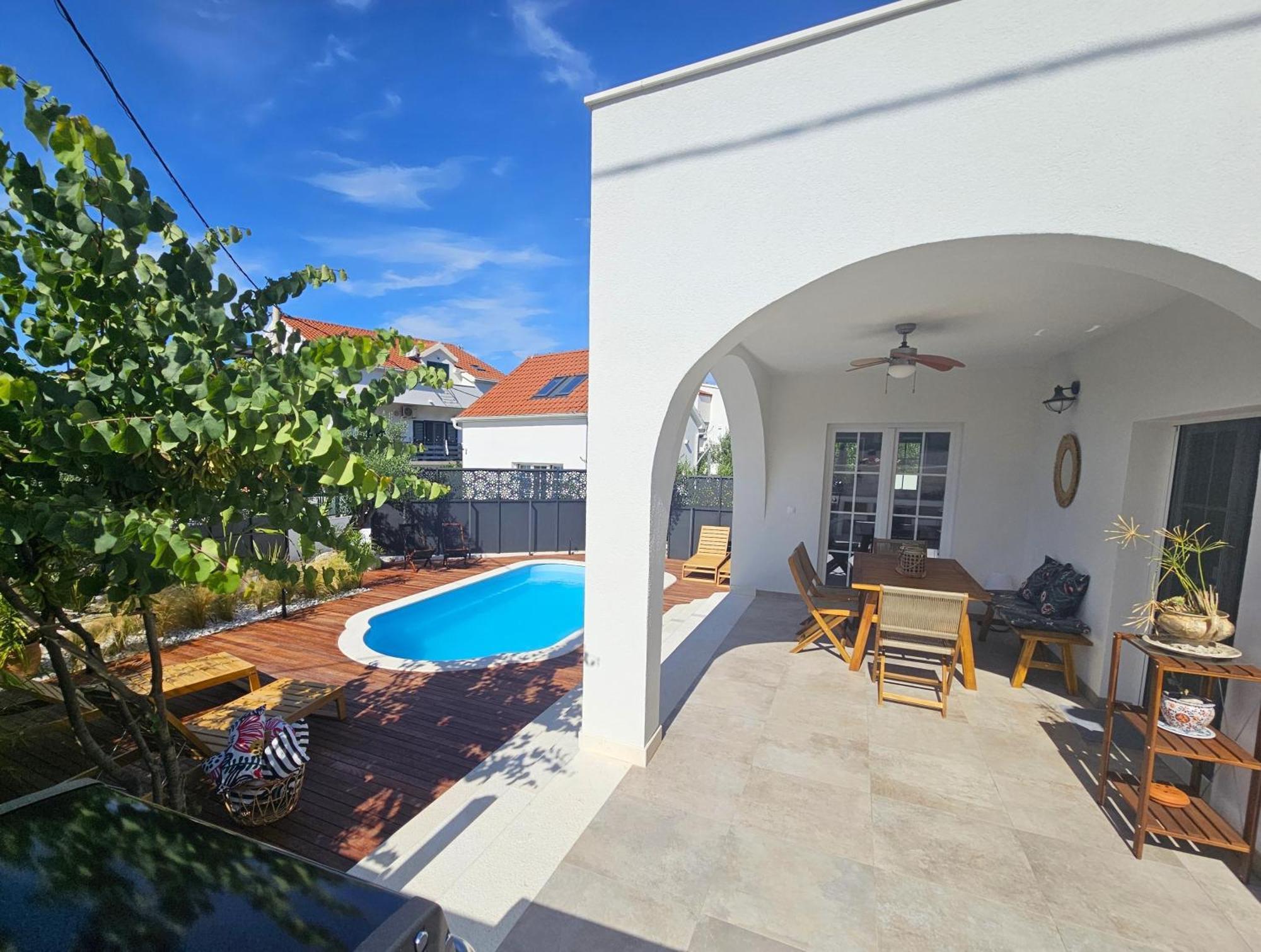 The Three Flowers Pool House Трогір Екстер'єр фото