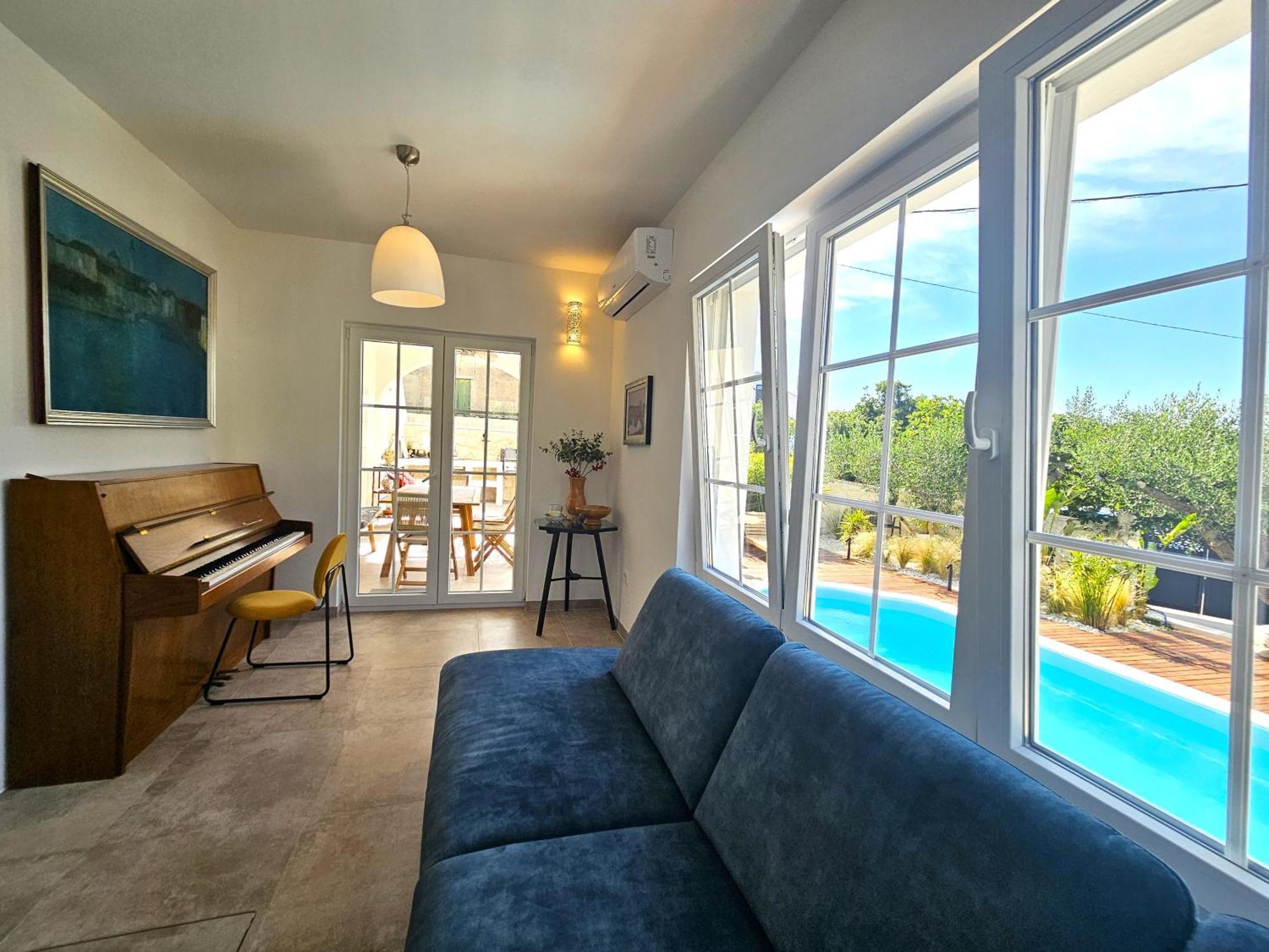 The Three Flowers Pool House Трогір Екстер'єр фото