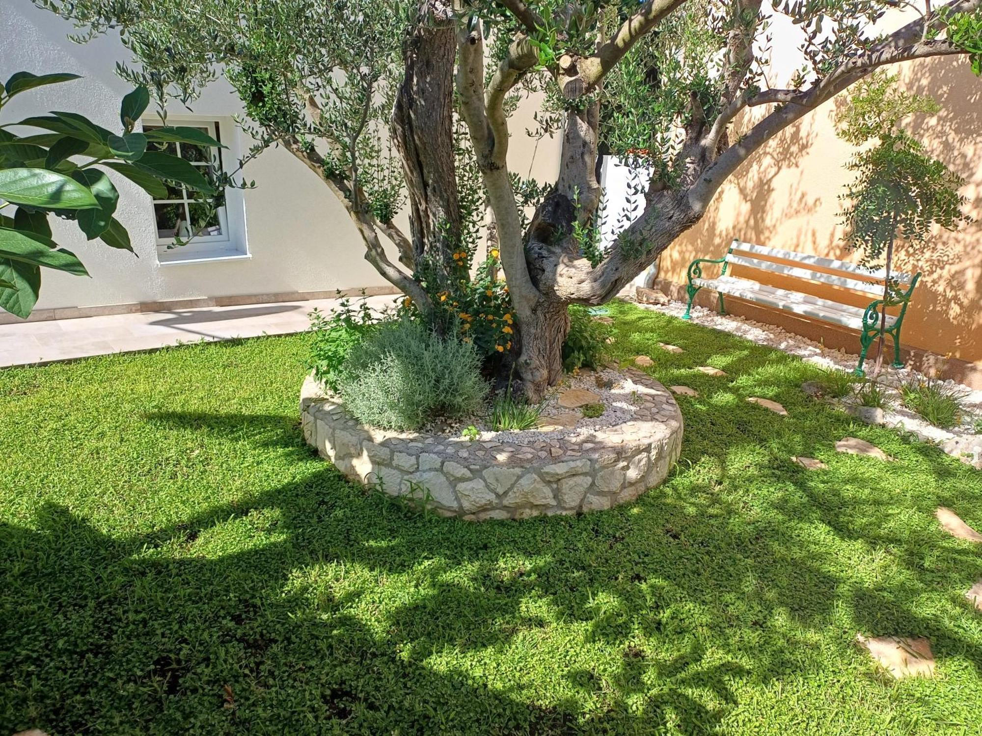 The Three Flowers Pool House Трогір Екстер'єр фото