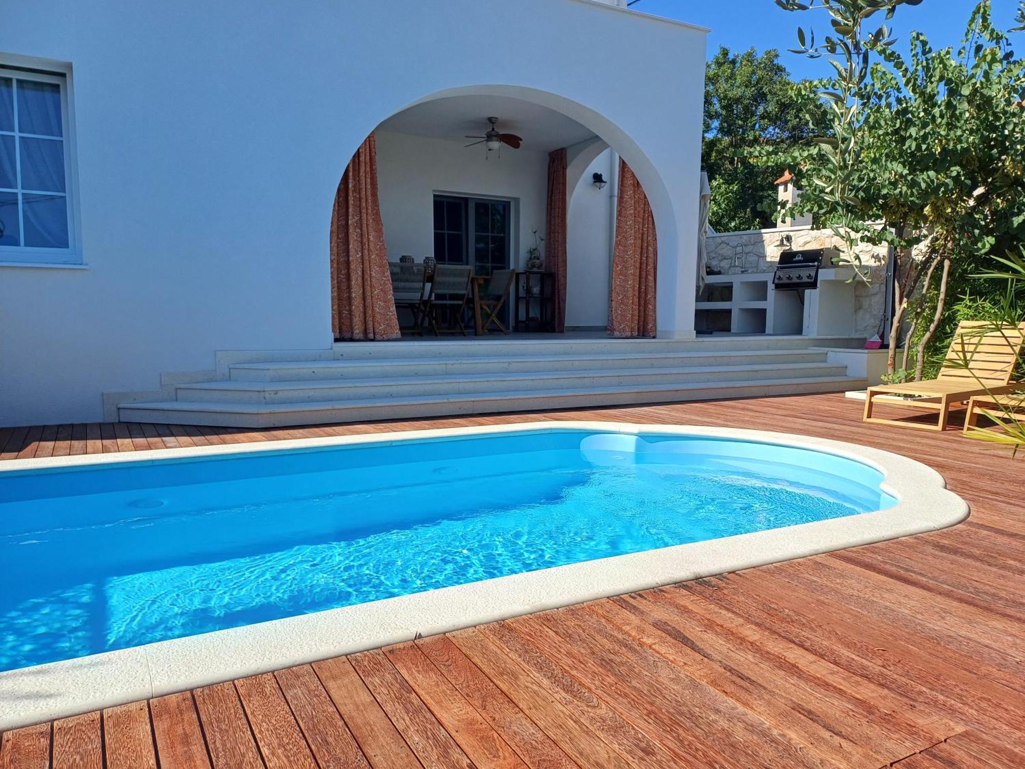 The Three Flowers Pool House Трогір Екстер'єр фото